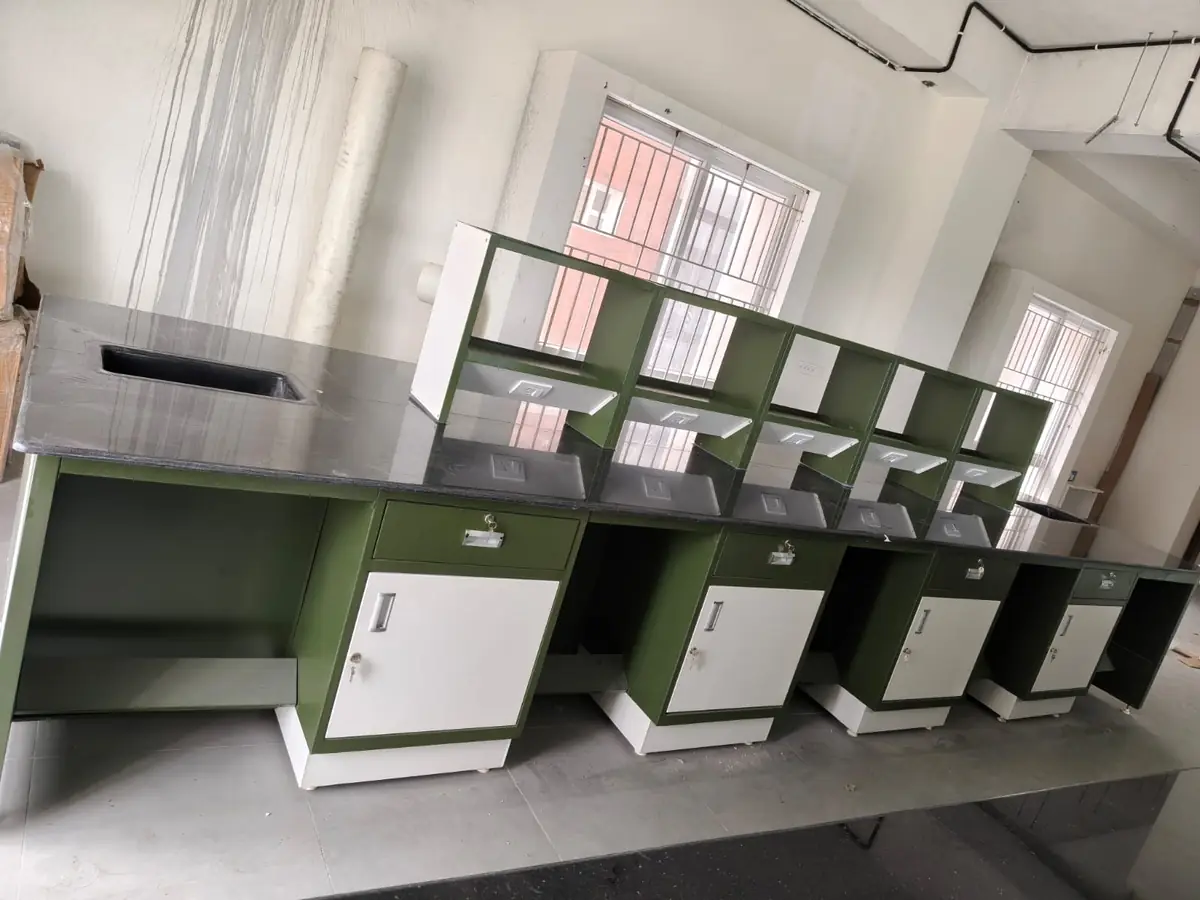 Lab Furniture & Modular Units